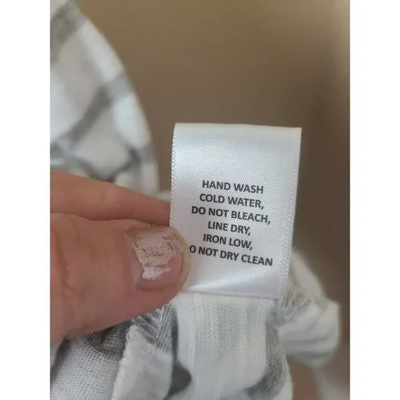 HYFVE Gray White Striped Drape Wrap Front Sleeveless Top Size Medium - Picture 8 of 8